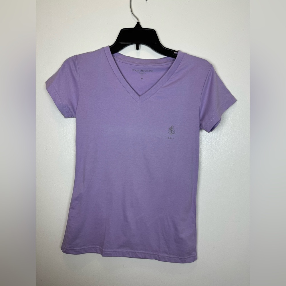 Four Seasons Bali Lavender Women’s T-shirt M NWOT